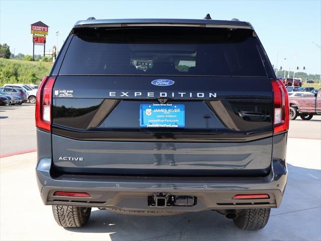 new 2025 Ford Expedition car, priced at $72,650
