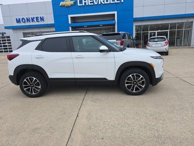 new 2025 Chevrolet TrailBlazer car, priced at $27,822
