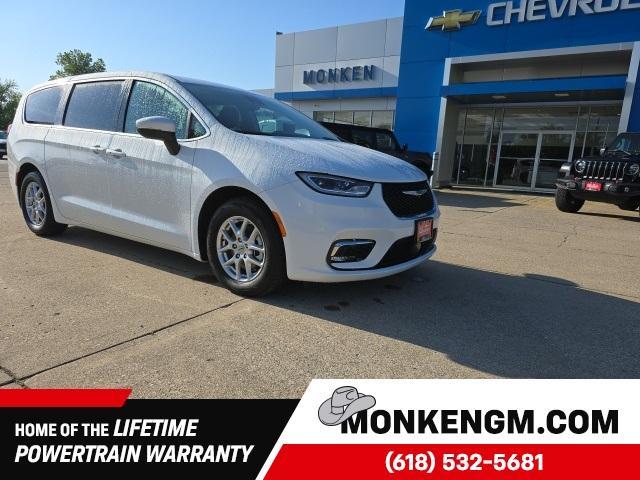 used 2023 Chrysler Pacifica car, priced at $24,949