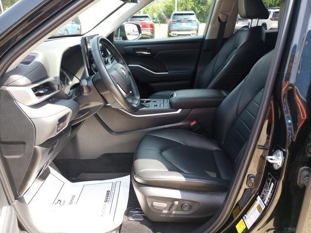 used 2022 Toyota Highlander car, priced at $39,395