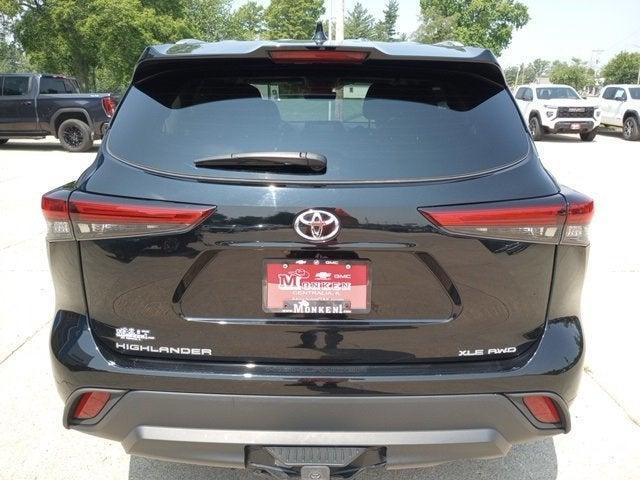 used 2022 Toyota Highlander car, priced at $39,495