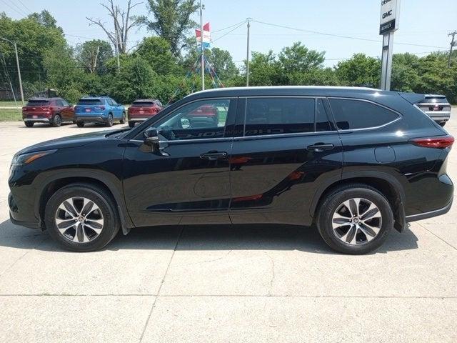 used 2022 Toyota Highlander car, priced at $39,495