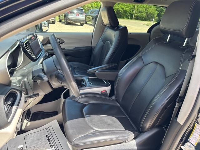used 2023 Chrysler Pacifica car, priced at $24,995