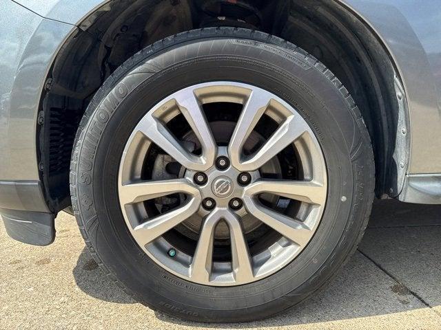 used 2015 Nissan Pathfinder car, priced at $12,995
