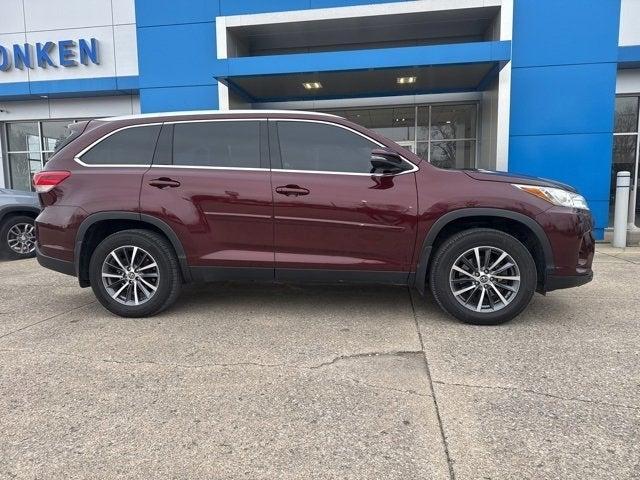 used 2019 Toyota Highlander car, priced at $22,466