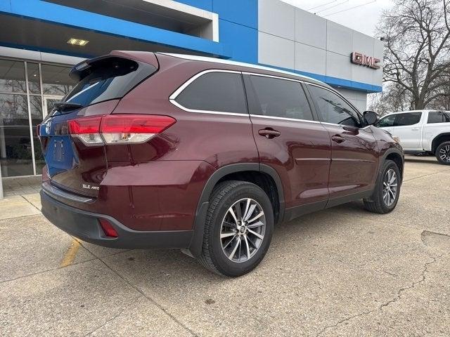 used 2019 Toyota Highlander car, priced at $22,466