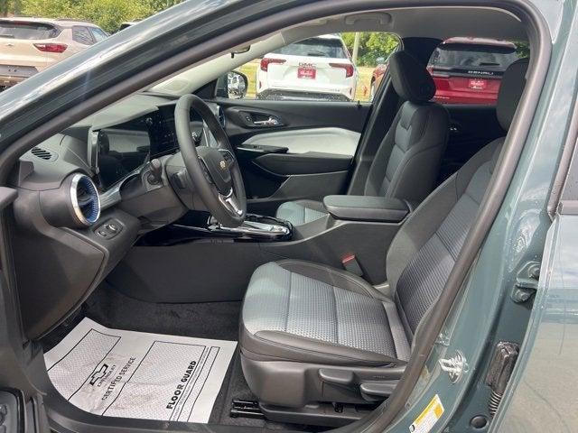 new 2025 Chevrolet Trax car, priced at $25,880