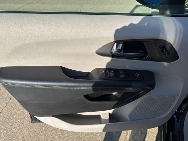 used 2023 Chrysler Pacifica car, priced at $24,495