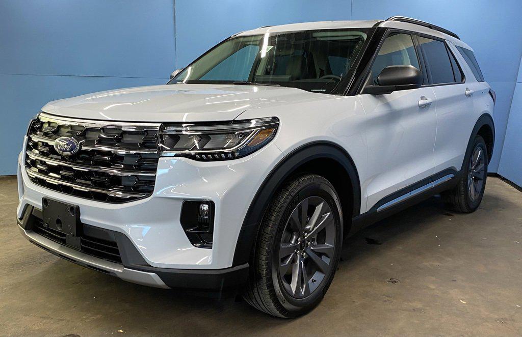 new 2025 Ford Explorer car, priced at $47,373