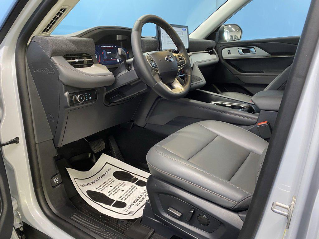 new 2025 Ford Explorer car, priced at $47,373
