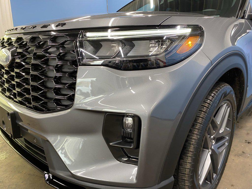 new 2025 Ford Explorer car, priced at $50,308