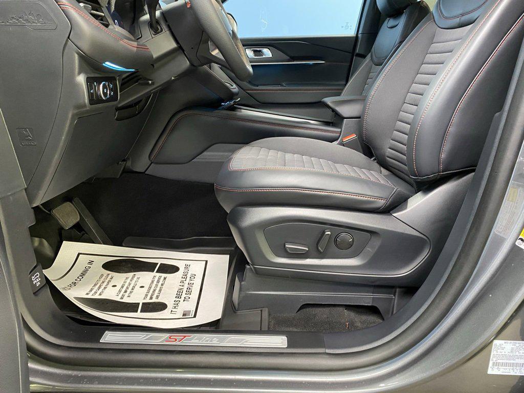 new 2025 Ford Explorer car, priced at $50,308