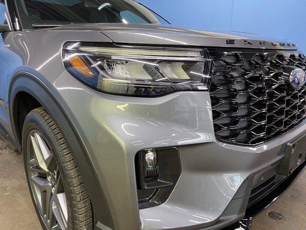 new 2025 Ford Explorer car, priced at $50,308