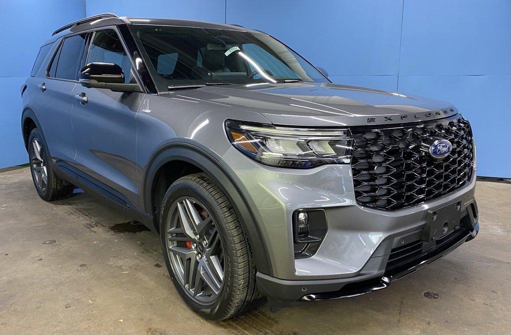 new 2025 Ford Explorer car, priced at $50,308