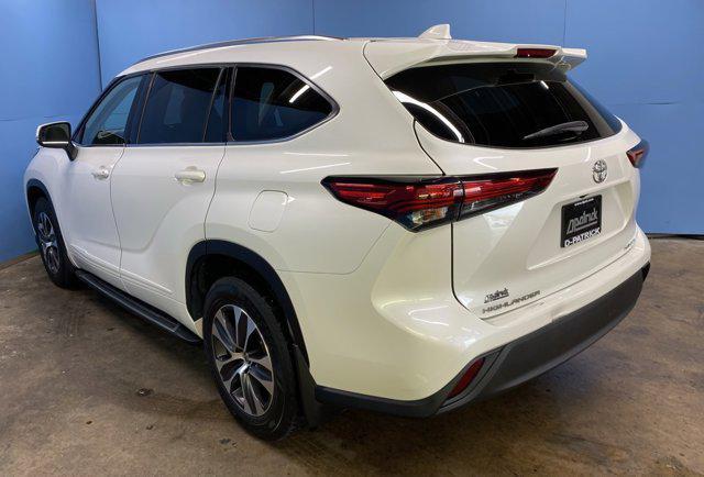 used 2021 Toyota Highlander car, priced at $28,987