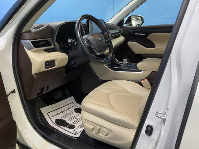 used 2021 Toyota Highlander car, priced at $28,987