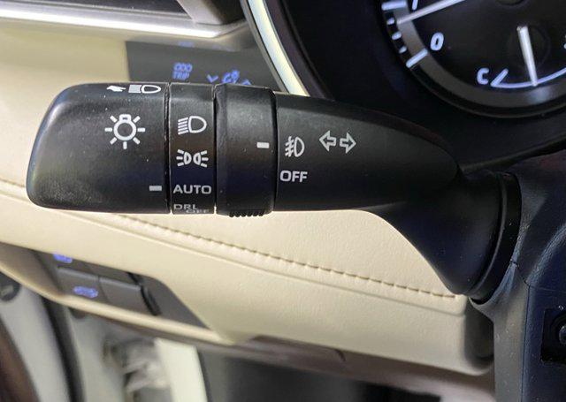 used 2021 Toyota Highlander car, priced at $28,987