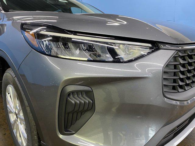 new 2025 Ford Escape car, priced at $29,716
