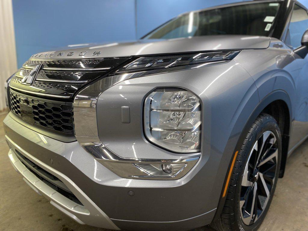 used 2023 Mitsubishi Outlander car, priced at $28,301