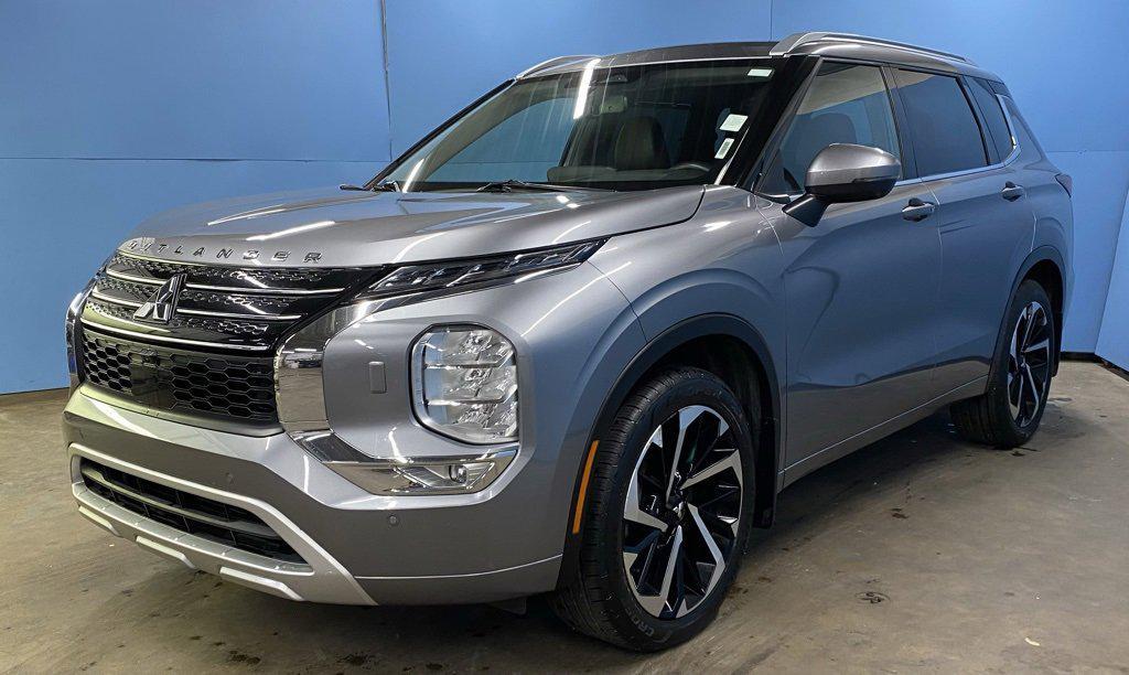used 2023 Mitsubishi Outlander car, priced at $28,301