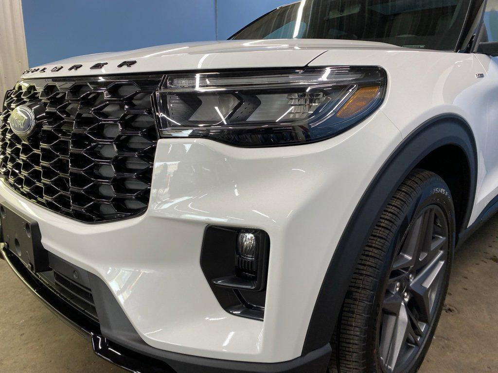 new 2025 Ford Explorer car, priced at $51,055