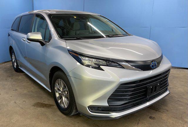 used 2022 Toyota Sienna car, priced at $33,032