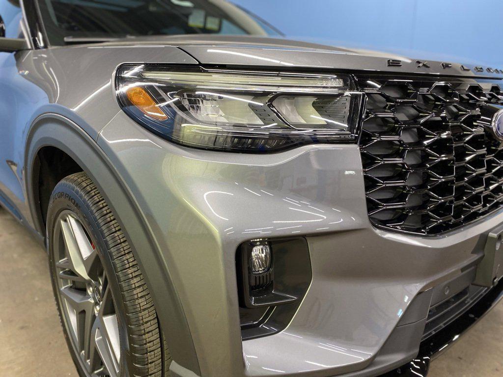 new 2025 Ford Explorer car, priced at $50,670