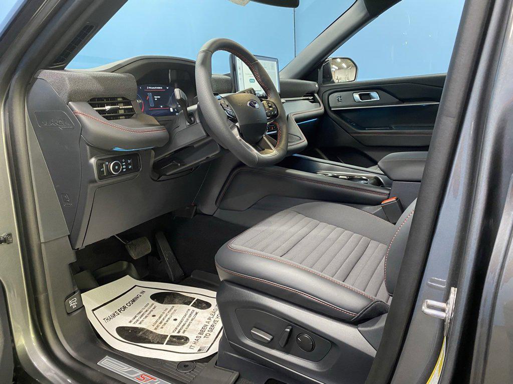 new 2025 Ford Explorer car, priced at $50,670