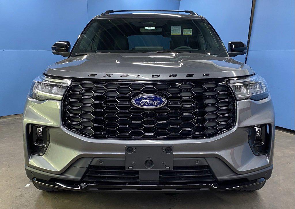 new 2025 Ford Explorer car, priced at $50,670