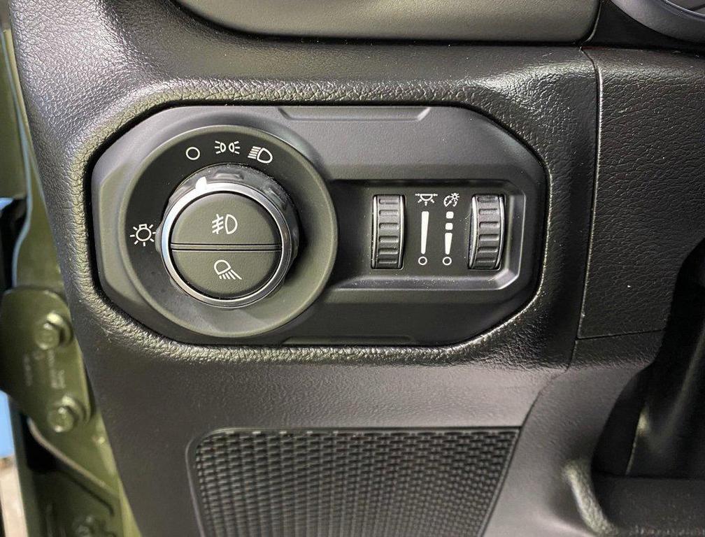 used 2022 Jeep Gladiator car, priced at $32,919