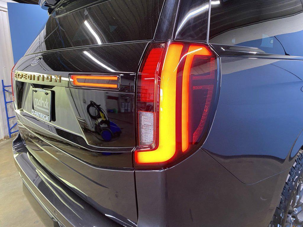 new 2025 Ford Expedition car, priced at $84,040