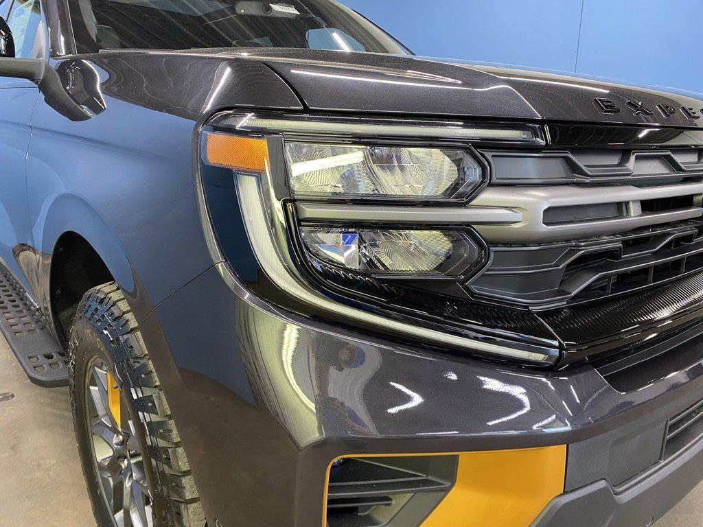 new 2025 Ford Expedition car, priced at $84,040