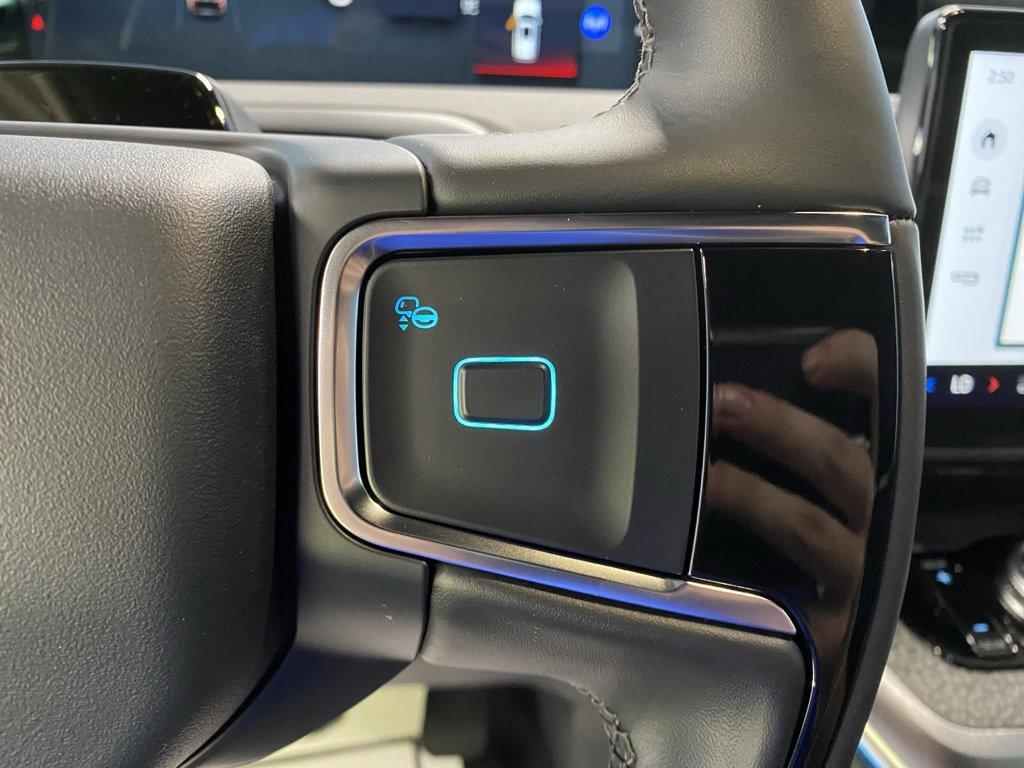 new 2025 Ford Expedition car, priced at $84,040