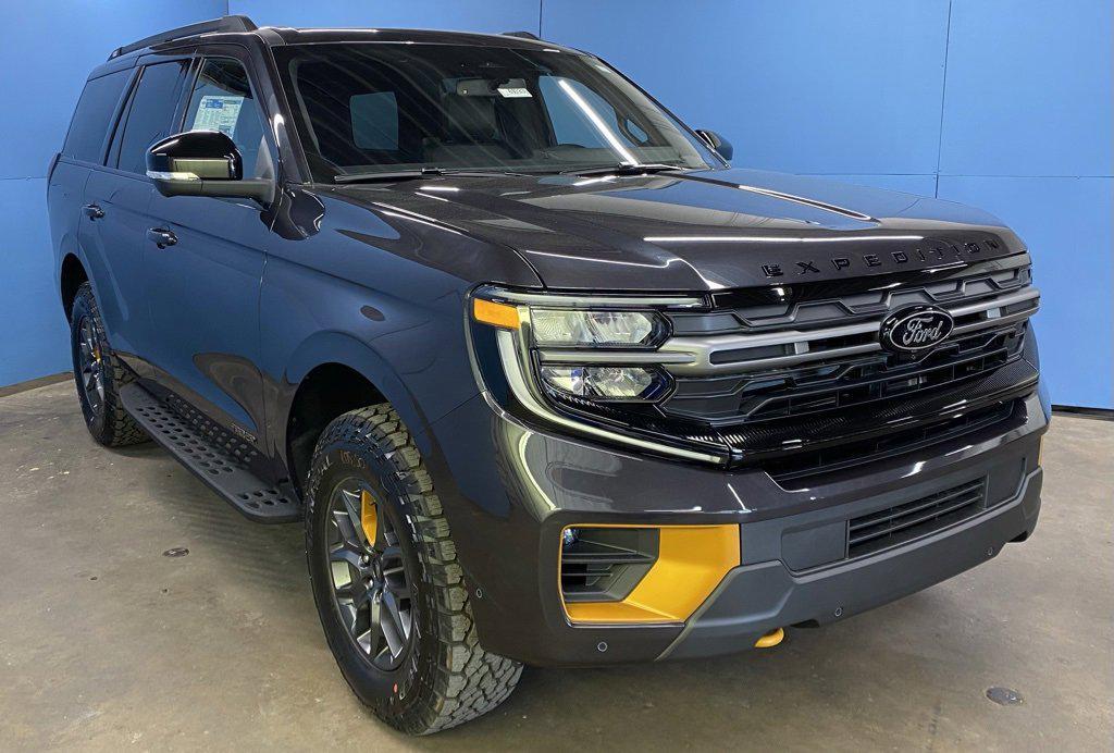new 2025 Ford Expedition car, priced at $84,040