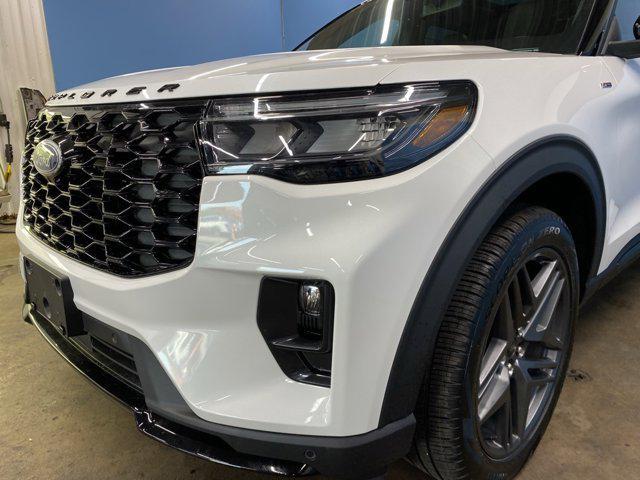 new 2025 Ford Explorer car, priced at $50,626