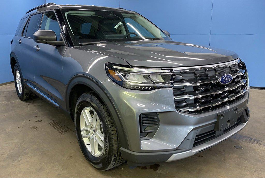 new 2025 Ford Explorer car, priced at $41,161