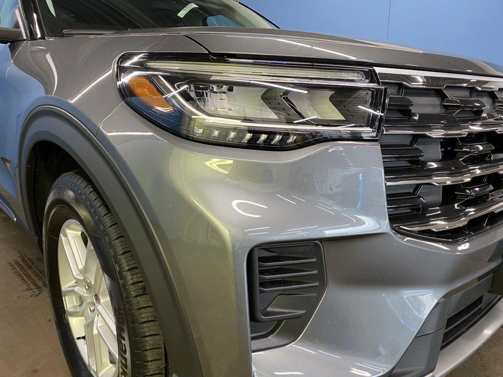 new 2025 Ford Explorer car, priced at $41,161