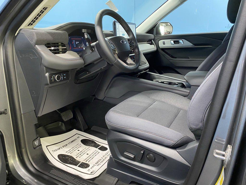 new 2025 Ford Explorer car, priced at $41,161