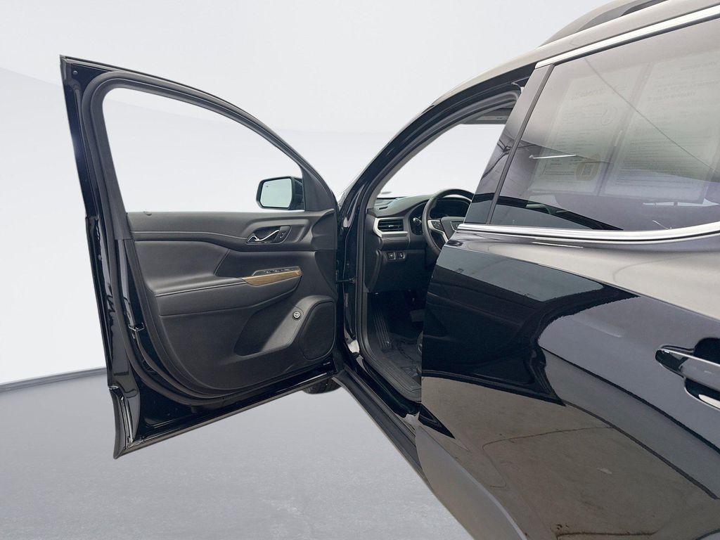 used 2023 GMC Acadia car, priced at $31,199