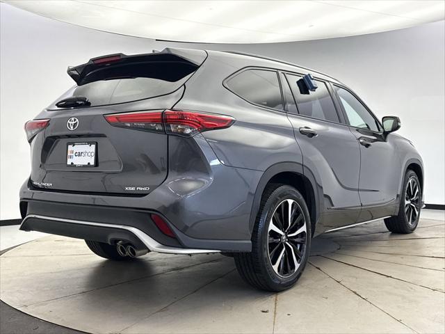 used 2022 Toyota Highlander car, priced at $40,299