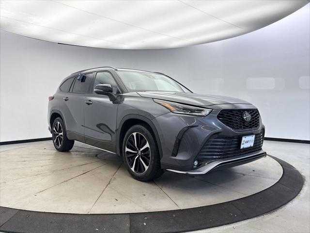 used 2022 Toyota Highlander car, priced at $40,299