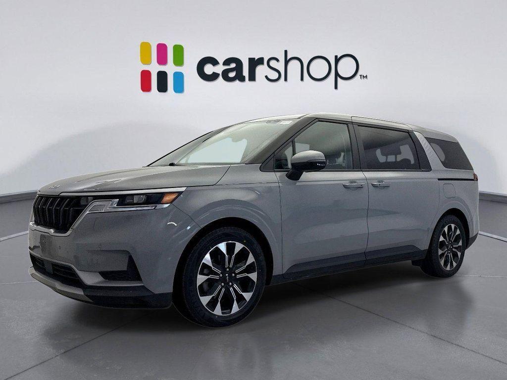 used 2024 Kia Carnival car, priced at $35,799