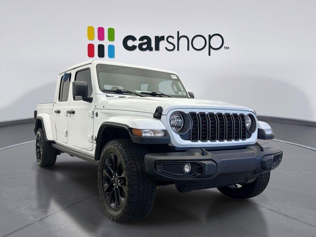 used 2025 Jeep Gladiator car, priced at $38,599