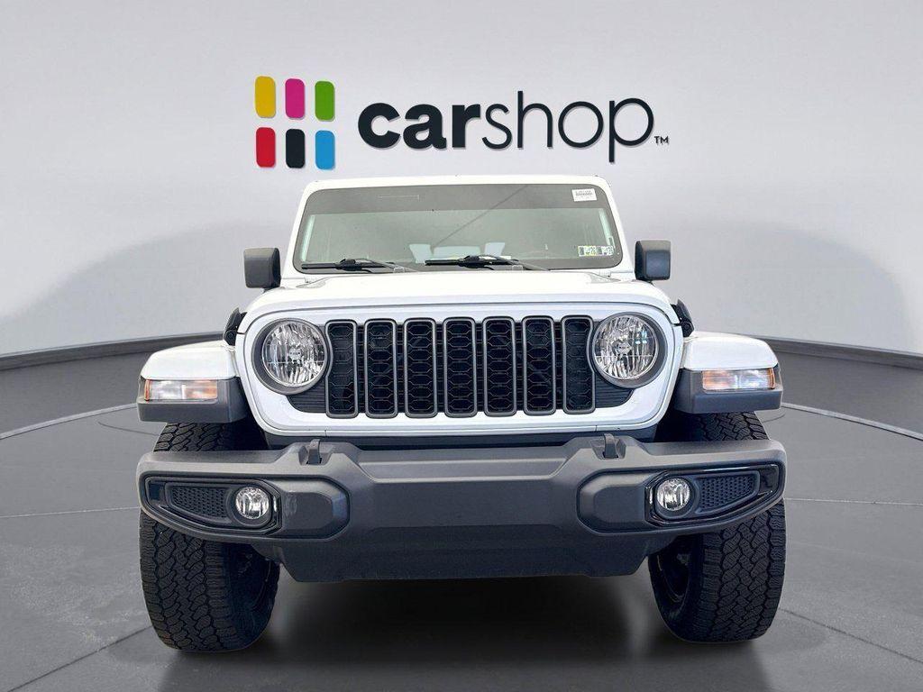 used 2025 Jeep Gladiator car, priced at $38,599