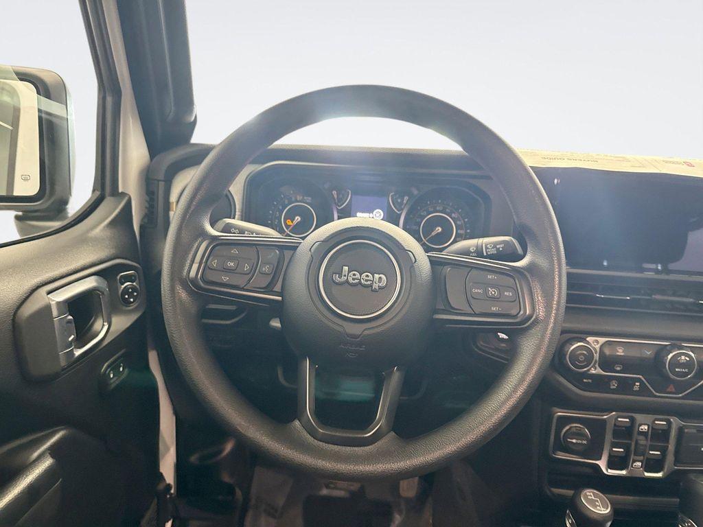 used 2025 Jeep Gladiator car, priced at $38,599