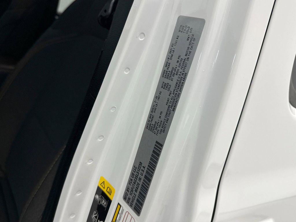 used 2025 Jeep Gladiator car, priced at $38,599