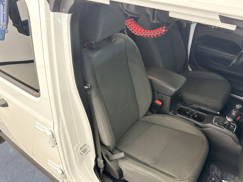 used 2025 Jeep Gladiator car, priced at $38,599
