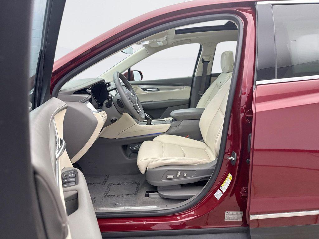 used 2017 Cadillac XT5 car, priced at $16,949