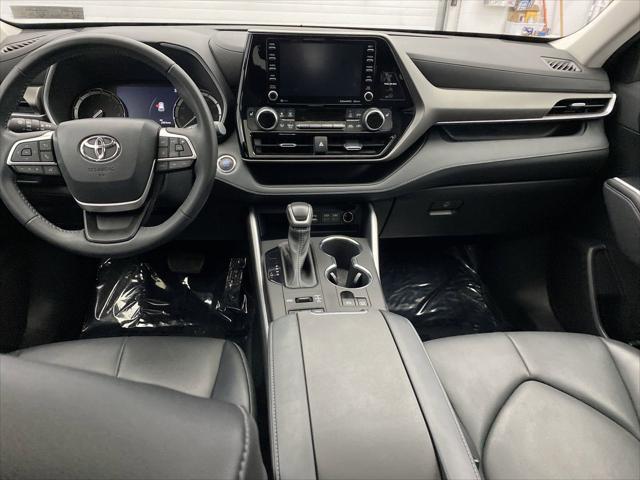 used 2022 Toyota Highlander car, priced at $36,299