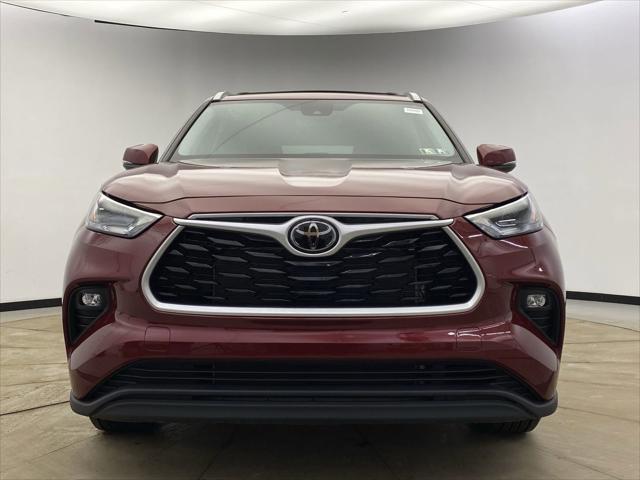 used 2022 Toyota Highlander car, priced at $36,299